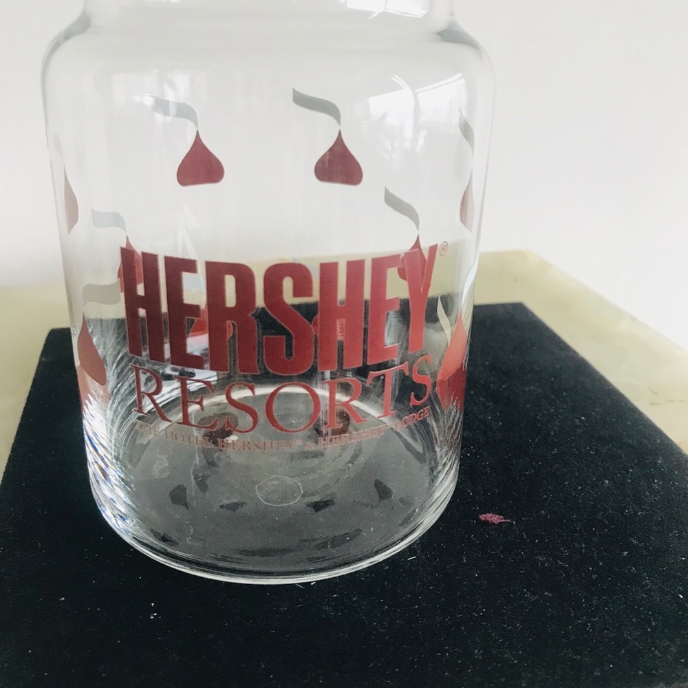Hershey’s candy jar new with lid